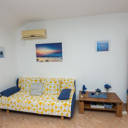 Apartment Rb Omišalj Εξωτερικό φωτογραφία
